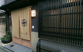ホスタ東寺 燦